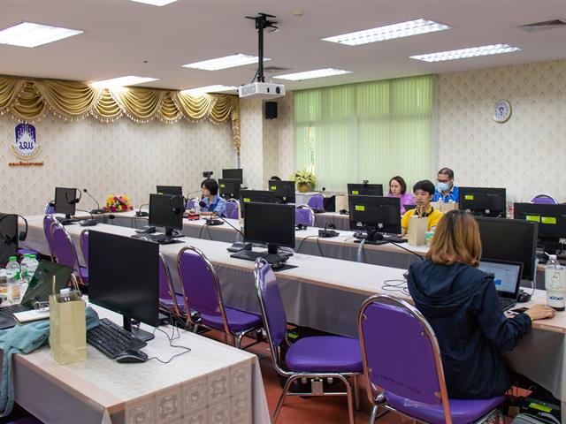 ศูนย์ภาษาคณะศิลปศาสตร์ จัดทดสอบวัดความรู้ภาษาอังกฤษ ระดับปริญญาตรี  สำหรับนิสิตรหัส 64 เพื่อเปิดใช้งานโปรแกรมสำเร็จรูป แบบออนไลน์