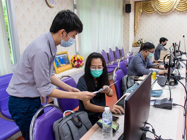 ศูนย์ภาษาคณะศิลปศาสตร์ จัดทดสอบวัดความรู้ภาษาอังกฤษ ระดับปริญญาตรี  สำหรับนิสิตรหัส 64 เพื่อเปิดใช้งานโปรแกรมสำเร็จรูป แบบออนไลน์