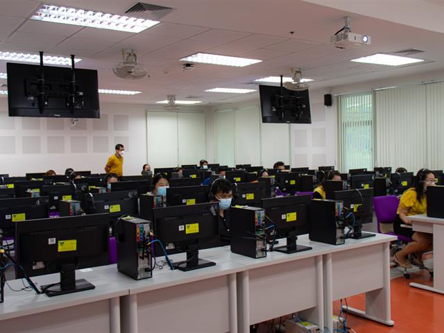ศูนย์ภาษา คณะศิลปศาสตร์ ร่วมกับ กองการเจ้าหน้าที่ มหาวิทยาลัยพะเยา จัดอบรมโครงการพัฒนาทักษะการใช้ภาษาอังกฤษ สำหรับบุคลากรมหาวิทยาลัยพะเยา