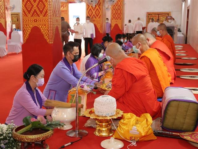 มหาวิทยาลัยพะเยา ร่วมกับ​ ชมรมรักการทำบุญ และภาคีเครือข่าย ถวายเทียนพรรษามหาบารมี ปี ๖๔