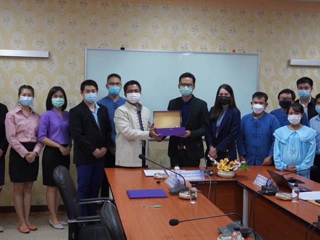 ผู้ช่วยศาสตราจารย์สุวิทย์ ปัญญาวงศ์ อาจารย์ประจำคณะนิติศาสตร์มหาวิทยาลัยพะเยา อาจารย์ผู้เชี่ยวชาญด้านกฎหมายมหาชน ได้รับเชิญจากกองกฎหมายและทรัพย์สิน ให้เป็นวิทยากรใน โครงการ "ให้ความรู้เกี่ยวกับสิทธิกรณีถูกดำเนินการทางวินัยของบุคลากรมหาวิทยาลัยพะเยา" ผ่านสื่ออิเล็กทรอนิส์ออนไลน์ Microsoft Teams 