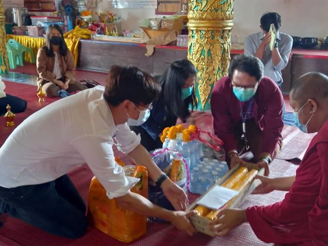 คณะเกษตรศาสตร์และทรัพยากรธรรมชาติ มหาวิทยาลัยพะเยา ได้จัดพิธีถวายเทียนพรรษาในเทศกาลเข้าพรรษาแด่พระภิกษุสงฆ์ 