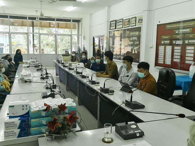 คณะศิลปศาสตร์ ลงพื้นที่ มอบบรรจุภัณฑ์กล้วยแปรรูปตำบลเจริญราษฎร์ ภายใต้โครงการ 1 คณะ 1 ชุมชนนวัตกรรม