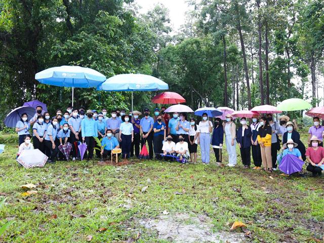 คณะเภสัชศาสตร์ โครงการนิสิตจิตอาสา ปลูกต้นไม้เฉลิมพระเกียรติ สมเด็จพระนางเจ้าสิริกิติ์ พระบรมราชินีนาถ พระบรมราชชนนีพันปีหลวง