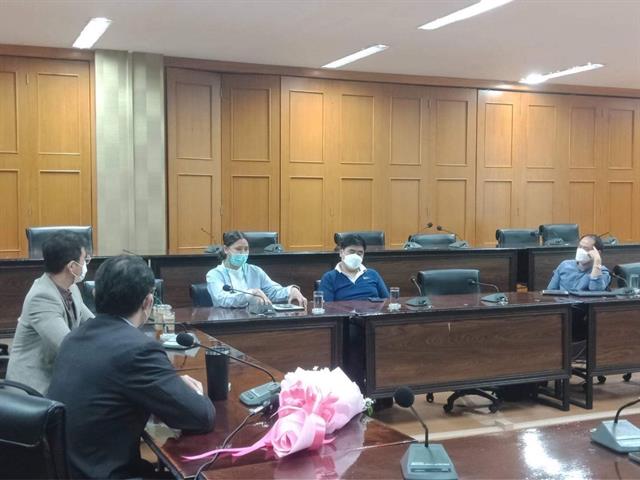 คณบดีคณะพลังงานและสิ่งแวดล้อม พร้อมคณะผู้บริหาร ให้เกียรติร่วมแสดงความยินดีกับผู้ช่วยศาสตราจารย์อุดม งามเมืองสกุล คณบดีคณะนิติศาสตร์ และคณะผู้บริหาร ในโอกาสที่เข้ารับตำแหน่งบริหาร