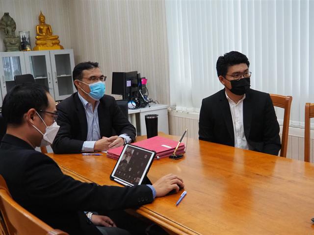 ผู้บริหาร คณาจารย์ เจ้าหน้าที่คณะนิติศาสตร์พบปะนิสิตทุกชั้นปีผ่านช่องทาง ms teams ในกิจกรรม "เสียงสะท้อนจากนิสิตนิติศาสตร์" 