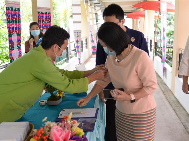 คณะเภสัชศาสตร์ได้จัดงานมุทิตาจิตผู้เกษียณอายุงาน รองศาสตราจารย์ ดร. เภสัชกร นุวัตร วิศวรุ่งโรจน์ อดีตคณบดีคณะเภสัชศาสตร์