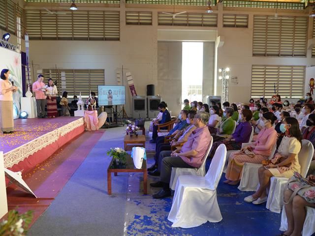 คณะเภสัชศาสตร์ได้จัดงานมุทิตาจิตผู้เกษียณอายุงาน รองศาสตราจารย์ ดร. เภสัชกร นุวัตร วิศวรุ่งโรจน์ อดีตคณบดีคณะเภสัชศาสตร์