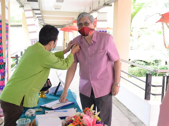 คณะเภสัชศาสตร์ได้จัดงานมุทิตาจิตผู้เกษียณอายุงาน รองศาสตราจารย์ ดร. เภสัชกร นุวัตร วิศวรุ่งโรจน์ อดีตคณบดีคณะเภสัชศาสตร์