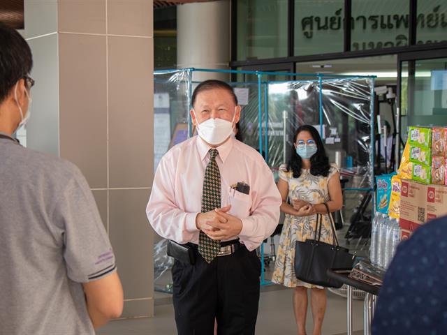 คณะผู้บริหารคณะศิลปศาสตร์ ร่วมบริจาคสิ่งของและเครื่องใช้จำเป็น  เพื่อรองรับผู้ป่วย COVID - 19 ในโรงพยาบาลสนาม มหาวิทยาลัยพะเยา