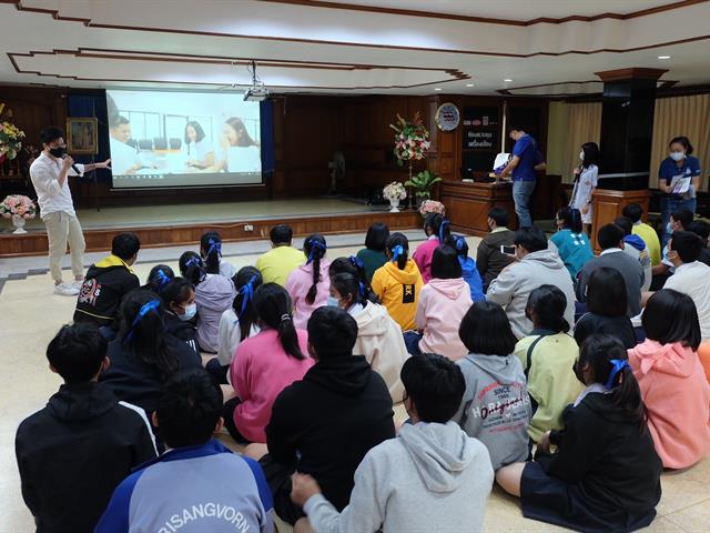 คณะวิทยาศาสตร์การแพทย์ออกแนะแนวการศึกษาต่อในระดับอุดมศึกษาให้กับโรงเรียนในพื้นที่จังหวัดสุโขทัย