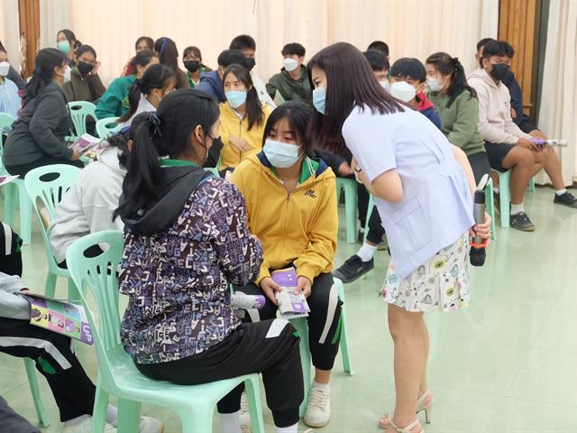 คณะวิทยาศาสตร์การแพทย์ออกแนะแนวการศึกษาต่อในระดับอุดมศึกษาให้กับโรงเรียนในพื้นที่จังหวัดสุโขทัย