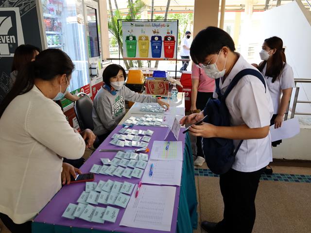 คณะเภสัชศาสตร์ มหาวิทยาลัยพะเยา ได้เป็นสนามสอบของสภาเภสัชกรรมให้จัดสอบใบประกอบวิชาชีพทางเภสัชกรรม ประจำปี 2564