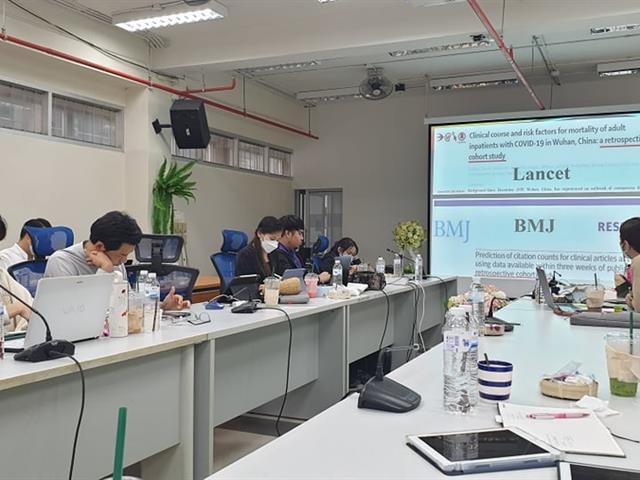 คณะสาธารณสุขศาสตร์ ดำเนินโครงการอบรมเชิงปฏิบัติการเขียนผลงานวิจัยในวารสารระดับนานาชาติ