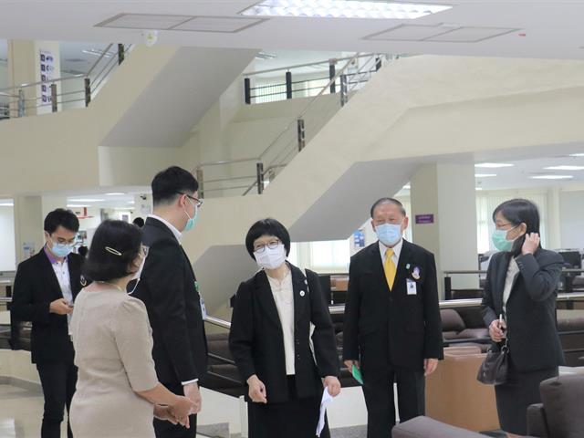 คณะผู้ตรวจประเมินตามเกณฑ์มาตรฐานการศึกษาแพทยศาสตร์