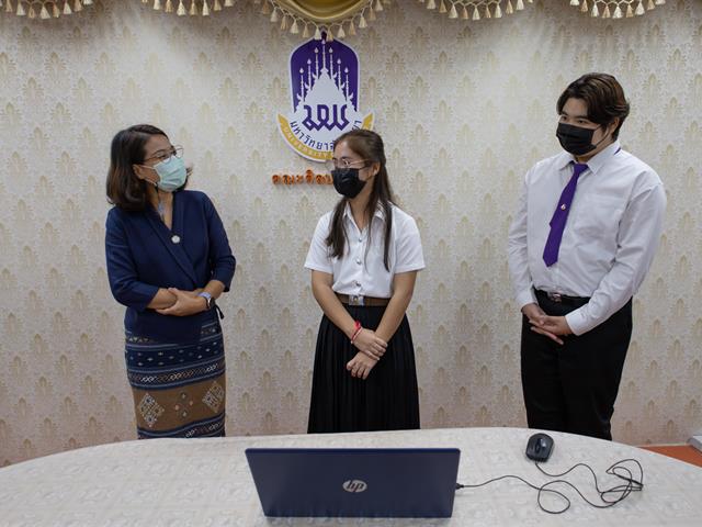 คณะศิลปศาสตร์ ร่วมกับ กองพัฒนาคุณภาพนิสิตและนิสิตพิการ มหาวิทยาลัยพะเยา ให้ความช่วยเหลือสนับสนุนอุปกรณ์ทางการศึกษาแก่นิสิตพิการ