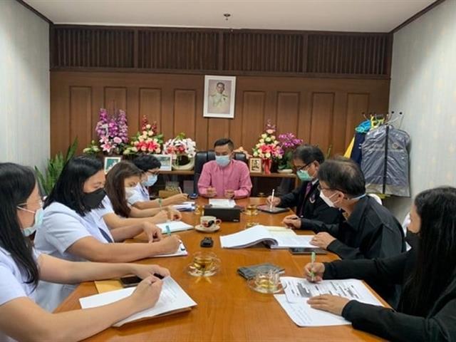 คณบดีคณะสาธารณสุขศาสตร์ จัดโครงการวิจัยถอดบทเรียนการบริหารจัดการสถานการณ์ฉุกเฉินด้านสาธารณสุขในการรับมือโรค COVID-19 ของจังหวัดต่างๆ ในประเทศ จ. ลำปาง
