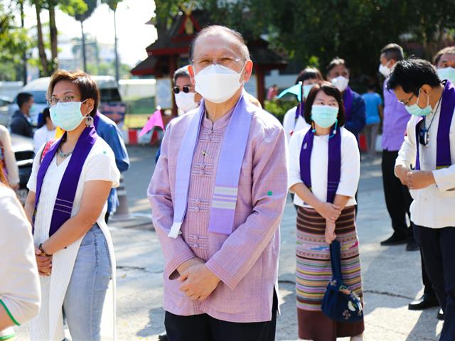 ตานข้าวใหม่ใส่บาตรหลวง
