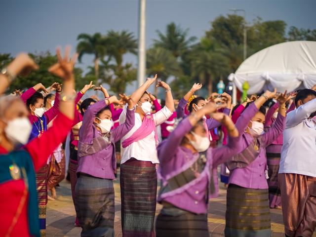 ทำบุญ