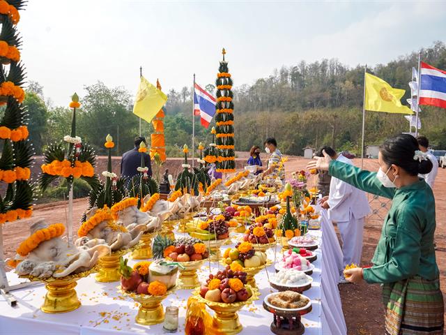พิธีบวงสรวงสถานที่ก่อสร้างอาคารการเรียนรู้และอนุรักษ์นกยูงไทย มหาวิทยาลัยพะเยา