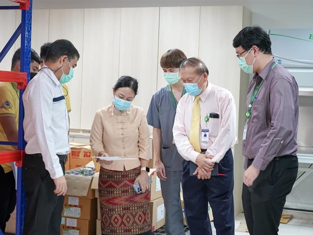 อธิการบดีมหาวิทยาลัยพะเยา  ลงพื้นที่ตรวจรับมอบครุภัณฑ์ทางการแพทย์ โรงพยาบาลมหาวิทยาลัยพะเยา