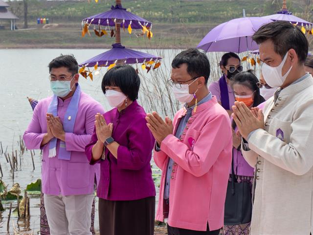 คณะศิลปศาสตร์ ร่วมกับวิทยาลัยการศึกษา และคณะรัฐศาสตร์และสังคมศาสตร์  จัดพิธีตักน้ำสรงพระธาตุจอมทองและพิธีอธิฐานจิตรวมน้ำสรงพระธาตุจอมทอง