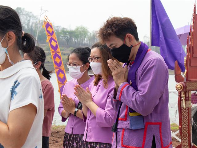 คณะศิลปศาสตร์ ร่วมกับวิทยาลัยการศึกษา และคณะรัฐศาสตร์และสังคมศาสตร์  จัดพิธีตักน้ำสรงพระธาตุจอมทองและพิธีอธิฐานจิตรวมน้ำสรงพระธาตุจอมทอง