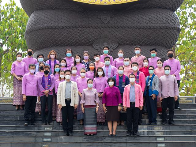 คณะศิลปศาสตร์ ร่วมกับวิทยาลัยการศึกษา และคณะรัฐศาสตร์และสังคมศาสตร์  จัดพิธีตักน้ำสรงพระธาตุจอมทองและพิธีอธิฐานจิตรวมน้ำสรงพระธาตุจอมทอง