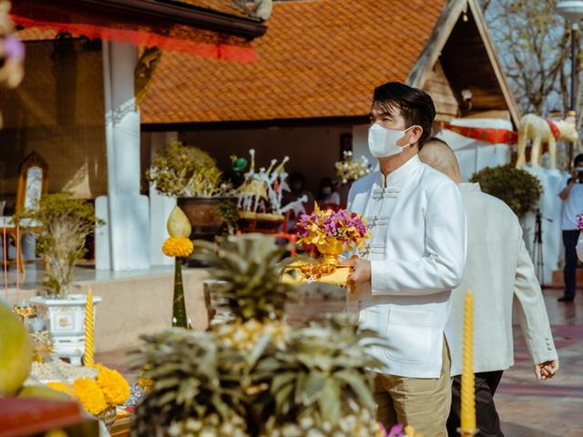 ประเพณีแห่ผ้าห่มพระธาตุจอมทอง