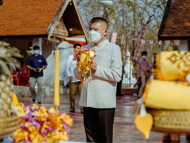 ประเพณีแห่ผ้าห่มพระธาตุจอมทอง
