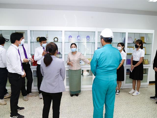 นิสิตทุนพระราชทาฯ
