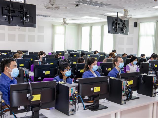 คณะศิลปศาสตร์ ให้การต้อนรับคณะครูและนักเรียน โรงเรียนจักรคำคณาทร จังหวัดลำพูน