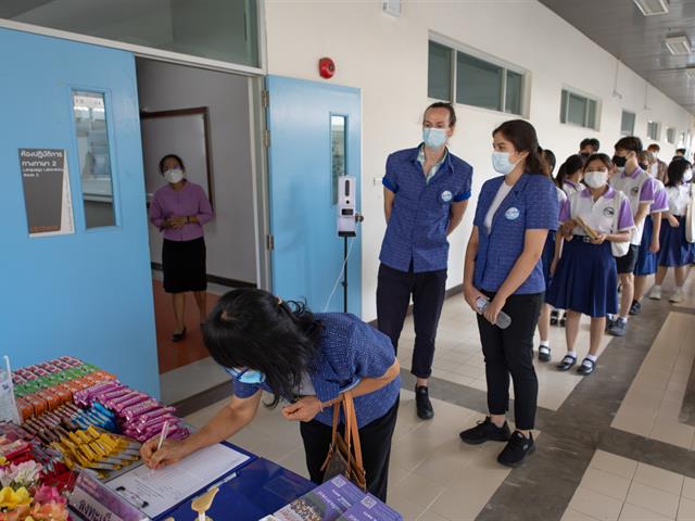 คณะศิลปศาสตร์ ให้การต้อนรับคณะครูและนักเรียน โรงเรียนจักรคำคณาทร จังหวัดลำพูน
