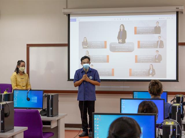คณะศิลปศาสตร์ ให้การต้อนรับคณะครูและนักเรียน โรงเรียนจักรคำคณาทร จังหวัดลำพูน