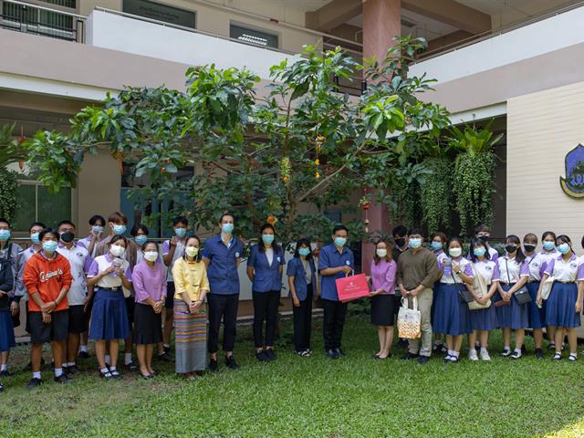 คณะศิลปศาสตร์ ให้การต้อนรับคณะครูและนักเรียน โรงเรียนจักรคำคณาทร จังหวัดลำพูน