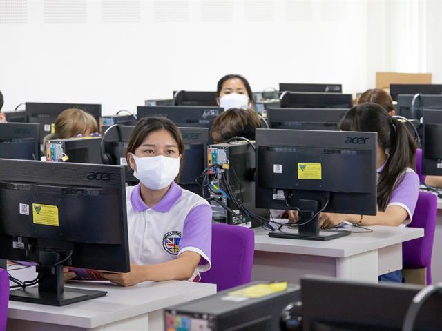 คณะศิลปศาสตร์ ให้การต้อนรับคณะครูและนักเรียน โรงเรียนจักรคำคณาทร จังหวัดลำพูน