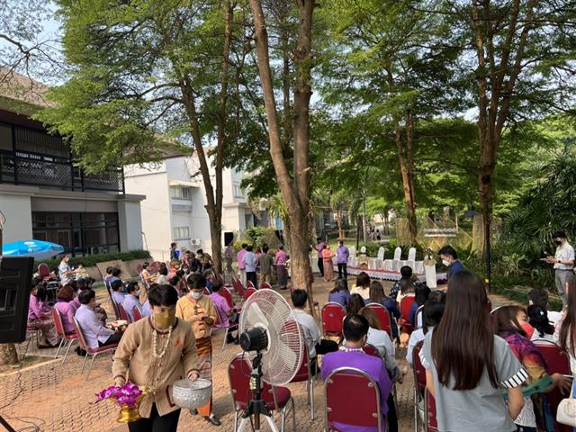 พิธีสระเกล้าดำหัวอธิการบดีและผู้อาวุโส เนื่องในเทศกาลสงกรานต์มหาวิทยาลัยพะเยา ประจำปี 2565