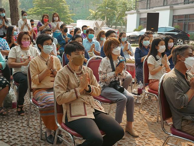 พิธีสระเกล้าดำหัวอธิการบดีและผู้อาวุโส เนื่องในเทศกาลสงกรานต์มหาวิทยาลัยพะเยา ประจำปี ๒๕๖๕