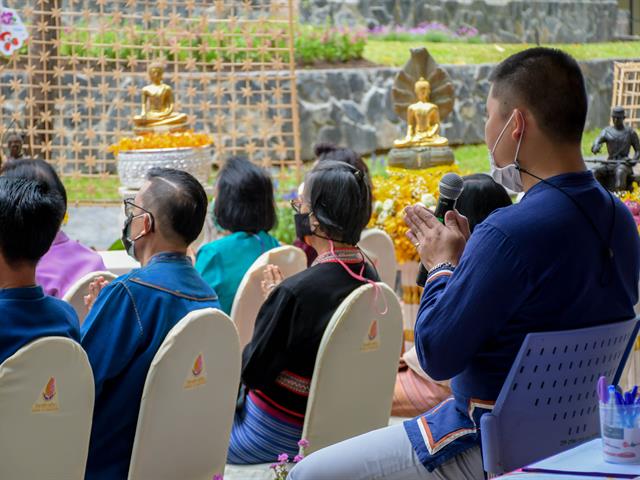 โครงการทำนุบำรุงศิลปะและวัฒนธรรม กิจกรรมที่ 4 “ประเพณีสงกรานต์ รดน้ำ ดำหัวผู้บริหาร”