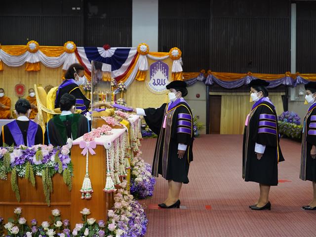 พิธีพระราชทานปริญญาบัตร