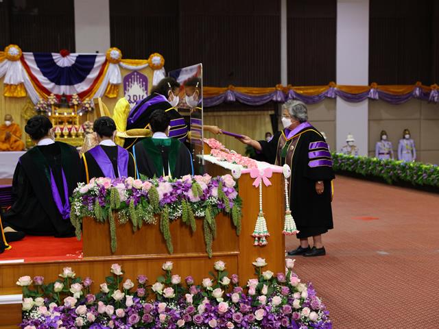พิธีพระราชทานปริญญาบัตร
