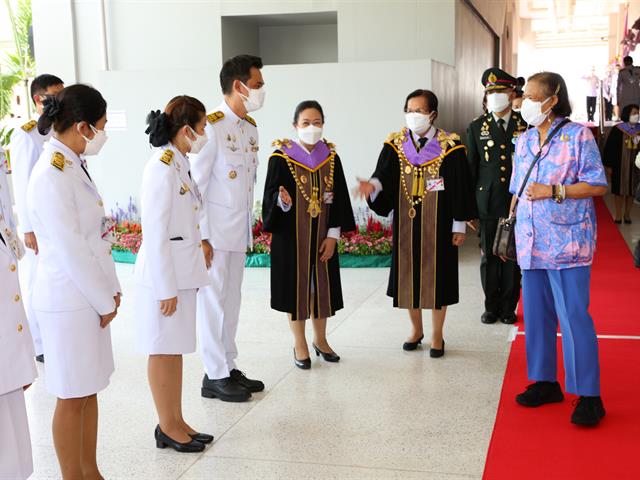 พิธีพระราชทานปริญญาบัตร