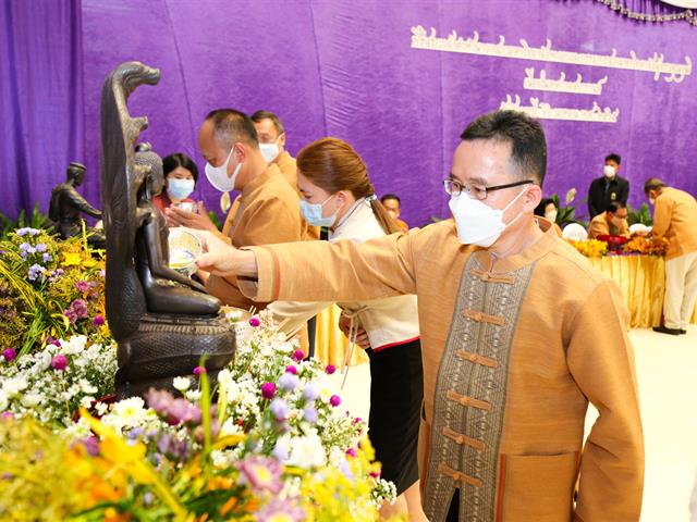 มหาวิทยาลัยพะเยาจัดพิธีสระเกล้าดำหัว นายกสภามหาวิทยาลัยพะเยา และกรรมการสภามหาวิทยาลัยผู้ทรงคุณวุฒิ เนื่องในเทศกาลสงกรานต์