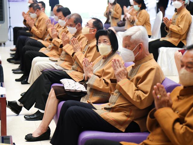 มหาวิทยาลัยพะเยาจัดพิธีสระเกล้าดำหัว นายกสภามหาวิทยาลัยพะเยา และกรรมการสภามหาวิทยาลัยผู้ทรงคุณวุฒิ เนื่องในเทศกาลสงกรานต์