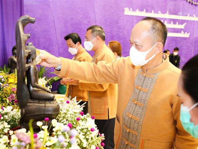 มหาวิทยาลัยพะเยาจัดพิธีสระเกล้าดำหัว นายกสภามหาวิทยาลัยพะเยา และกรรมการสภามหาวิทยาลัยผู้ทรงคุณวุฒิ เนื่องในเทศกาลสงกรานต์