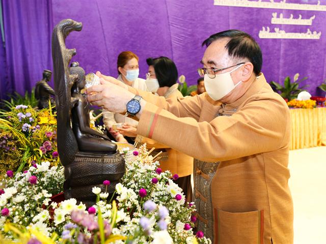 มหาวิทยาลัยพะเยาจัดพิธีสระเกล้าดำหัว นายกสภามหาวิทยาลัยพะเยา และกรรมการสภามหาวิทยาลัยผู้ทรงคุณวุฒิ เนื่องในเทศกาลสงกรานต์