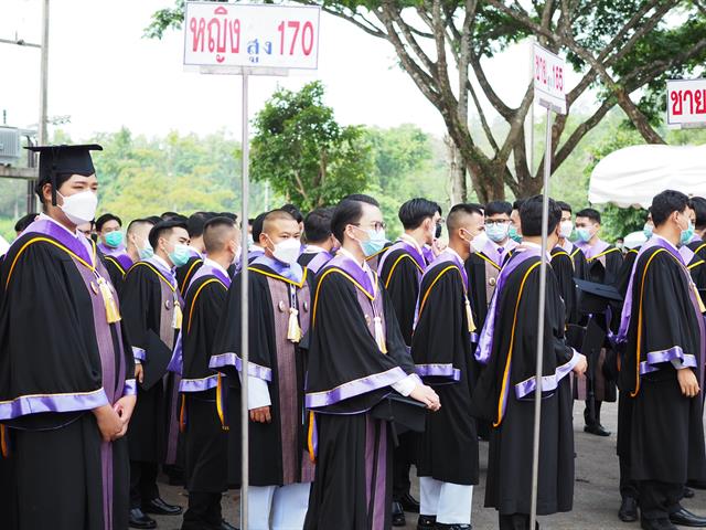 คณะนิติศาสตร์ ดำเนินการฝึกซ้อมและเตรียมความพร้อมเข้ารับพระราชทานปริญญาบัตร ประจำปีการศึกษา 2561 ให้กับบัณฑิต และมหาบัณฑิตและดุษฎีบัณฑิต ในระหว่างวันที่ 21 – 24 กุมภาพันธ์ 2565 ณ ห้อง PKY4 และC201-C204  อาคารเรียนรวมหลังเก่า มหาวิทยาลัยพะเยา 