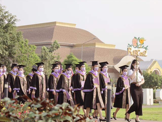 บัณฑิตคณะเภสัชศาสตร์  พิธีพระราชทานปริญญาบัตรมหาวิทยาลัยพะเยา