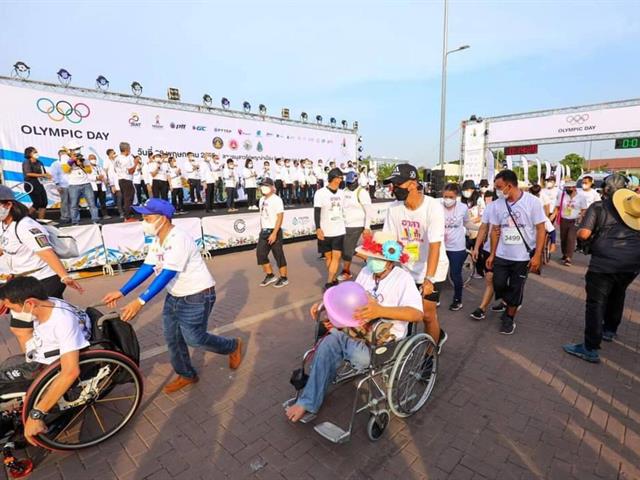 r ในกิจกรรม "เดิน-วิ่ง OLYMPIC DAY 2022"