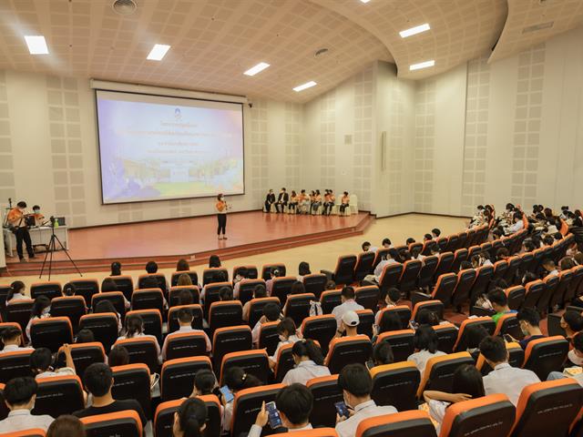 คณะศิลปศาสตร์จัดโครงการเตรียมความพร้อมด้านวิชาการและทักษะการใช้ชีวิตในมหาวิทยาลัย ของนิสิตชั้นปีที่ 1 คณะศิลปศาสตร์ ประจำปีการศึกษา 2565